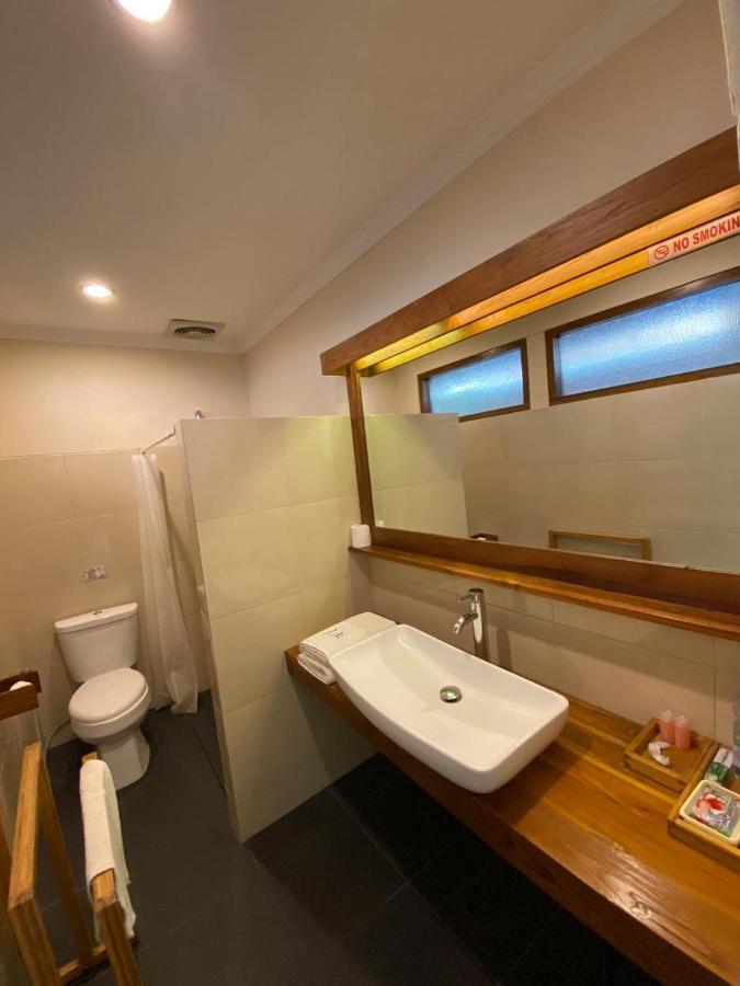 Jepara Marina Beach Bungalows Exterior foto
