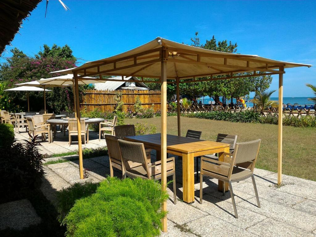 Jepara Marina Beach Bungalows Exterior foto